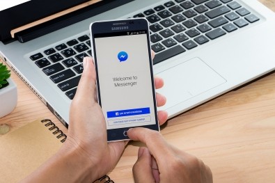 Facebook въвежда реклами в Messenger след изчерпване на пространството в News Feed